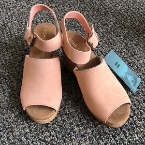 Very cute…Coral pink suede dress/casual platform